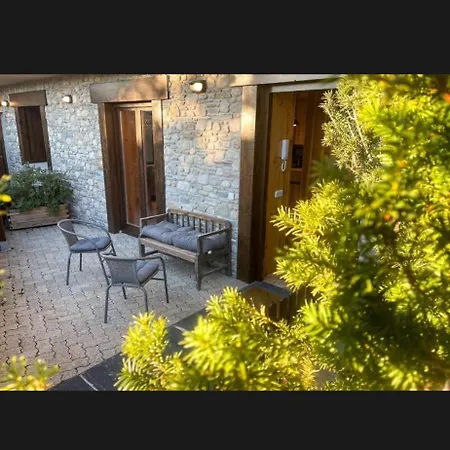 Cal Gatesques 3 Apartment *